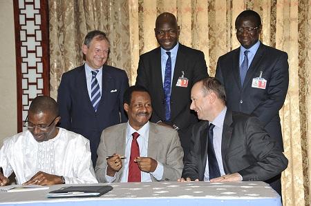 Guinée, signature en EDG et Veolia au Palais de Sékoutouréya Guinée, signature en EDG et Veolia au Palais de Sékoutouréya