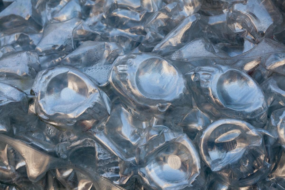 Danone & Veolia in search of solutions for PET Recycling in Indonesia. Join the call !