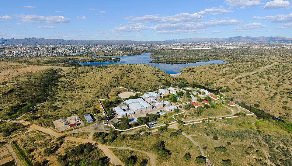 Vue aérienne de l'usine de traitement des eaux usée à Windhoek, Namibie