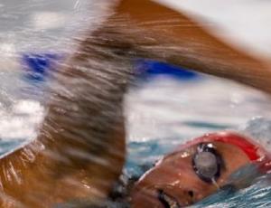 Caroline Jouisse entrain de nager