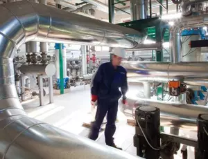 Veolia employee at a district heating site in the Czech Republic
