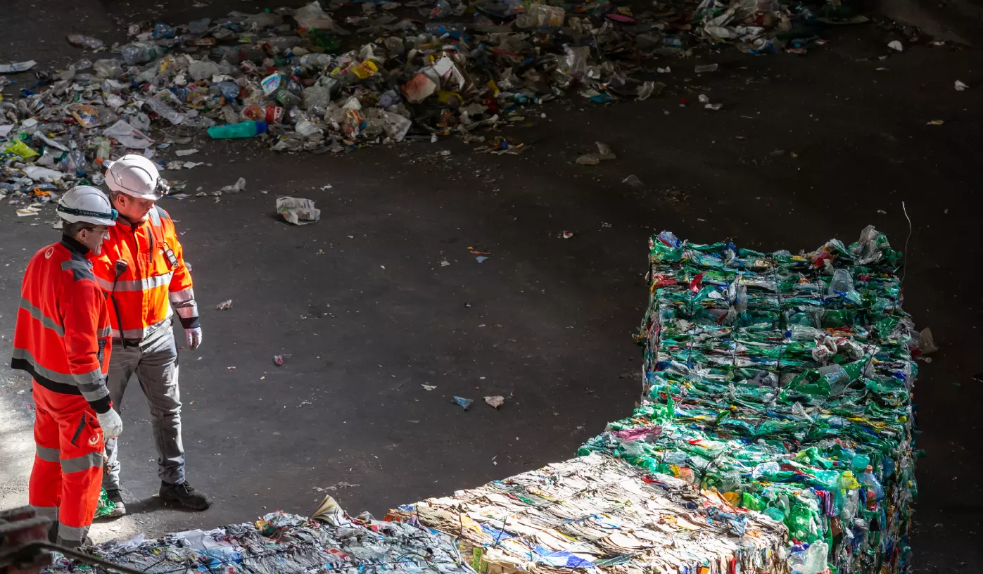 Recycling of plastic waste bales