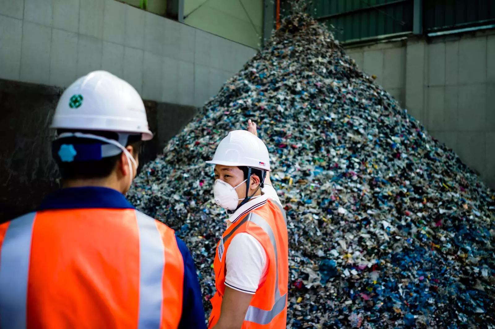 Collaborateurs de Veolia Coréen dans un site de combustibles solides de récupération à Yeoju