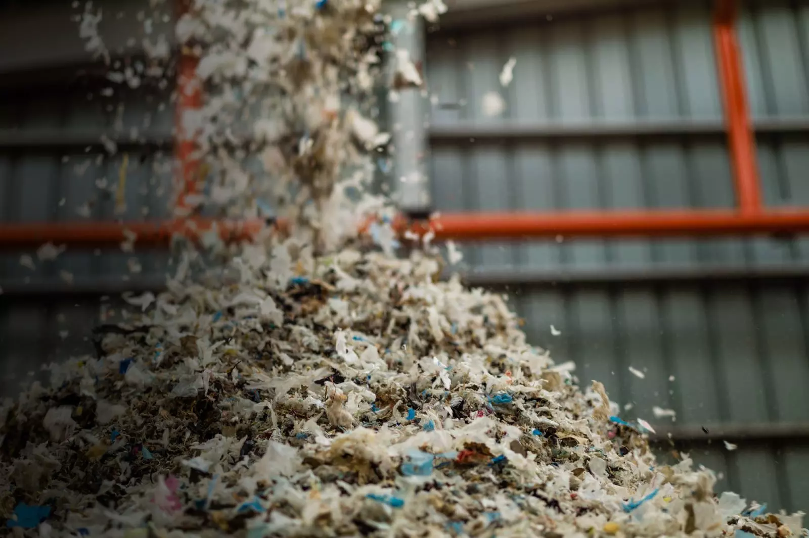 Déchets dans un centre de traitement des déchets, Veolia