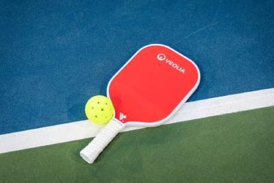 Raquette et balle de Pickleball : Veolia devient partenaire officiel en Amérique