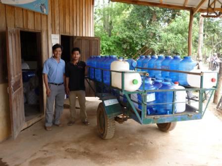 In Cambodia, the 1001fontaines association develops water kiosks