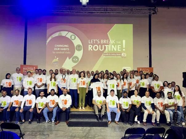 Collaborateurs de Veolia assis dans une salle de réunion 