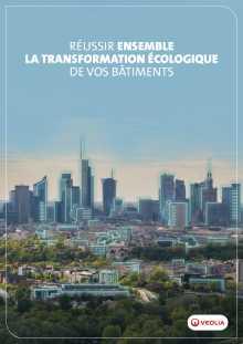 Vue aérienne d'une ville : couverture de la brochure sur les solutions dédiées au tertiaire de Veolia