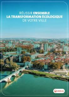 Vue aérienne d'une ville : couverture de la brochure sur les solutions dédiées aux Villes de Veolia