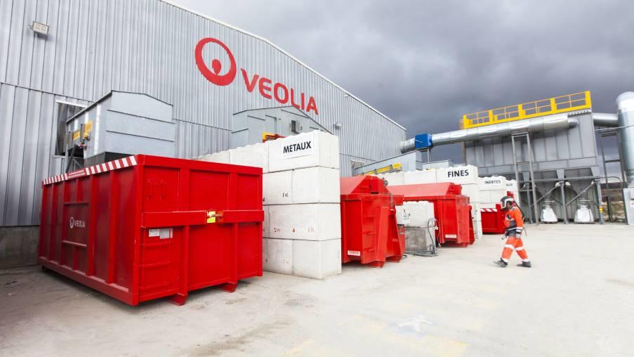 centre de tri des déchets de Veolia à Vitrolles
