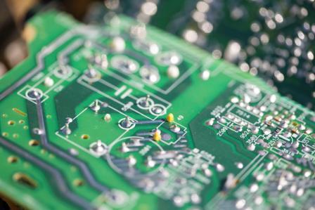 Composants microélectroniques