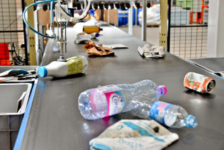Automation of sorting recyclable packaging