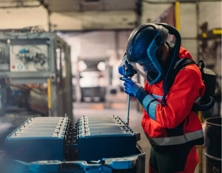 Treatment and recovery of hazardous and special waste, battery