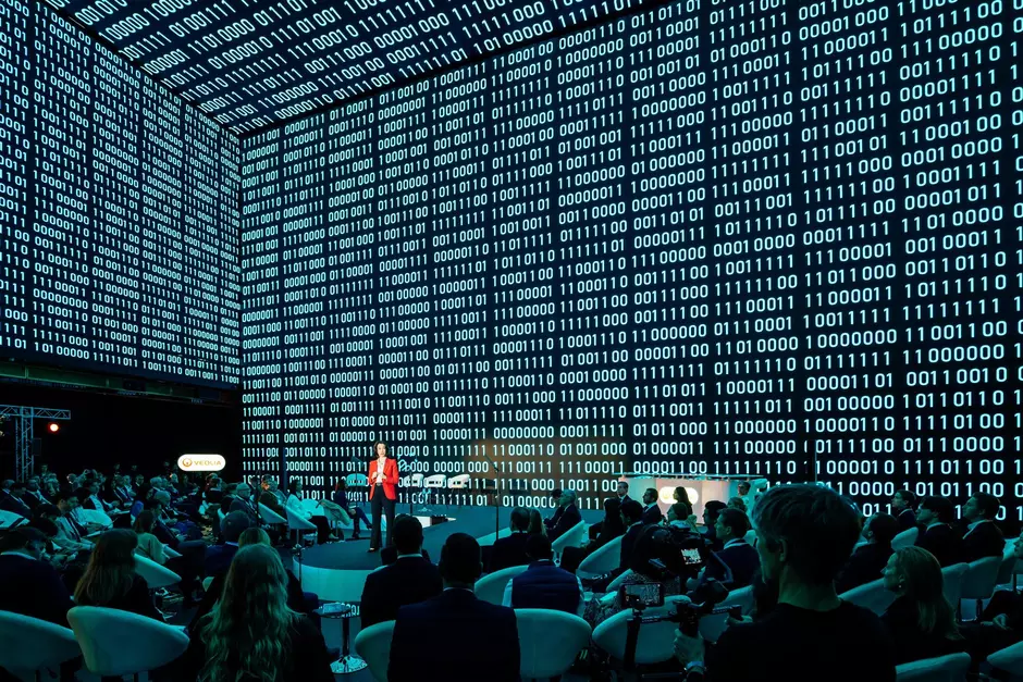 Estelle Brachlianoff prend la parole lors de l'événement Théma : l'innovation pour la sécurité écologique