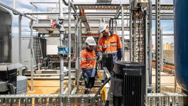 Techniciens sur un site de traitement de PFAS en Australie